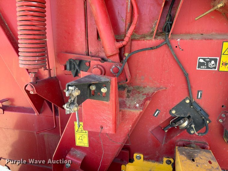 image for item EW4101 2015 New Holland RB560 round baler