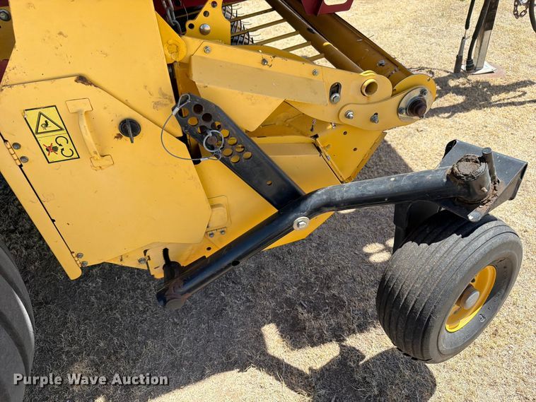 image for item EW4101 2015 New Holland RB560 round baler