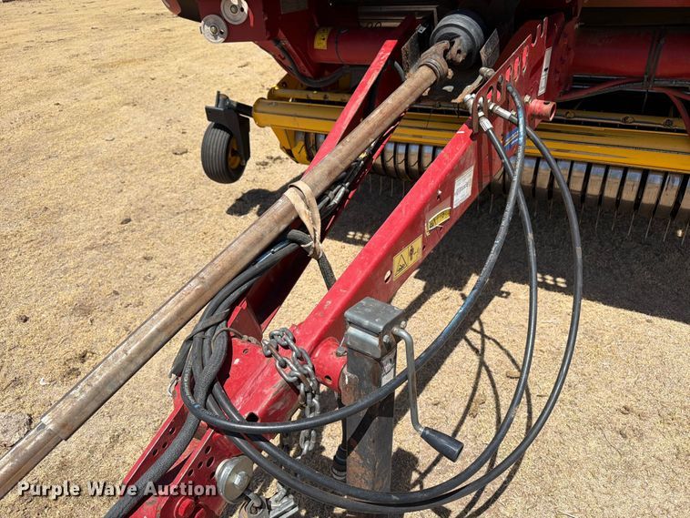 image for item EW4101 2015 New Holland RB560 round baler