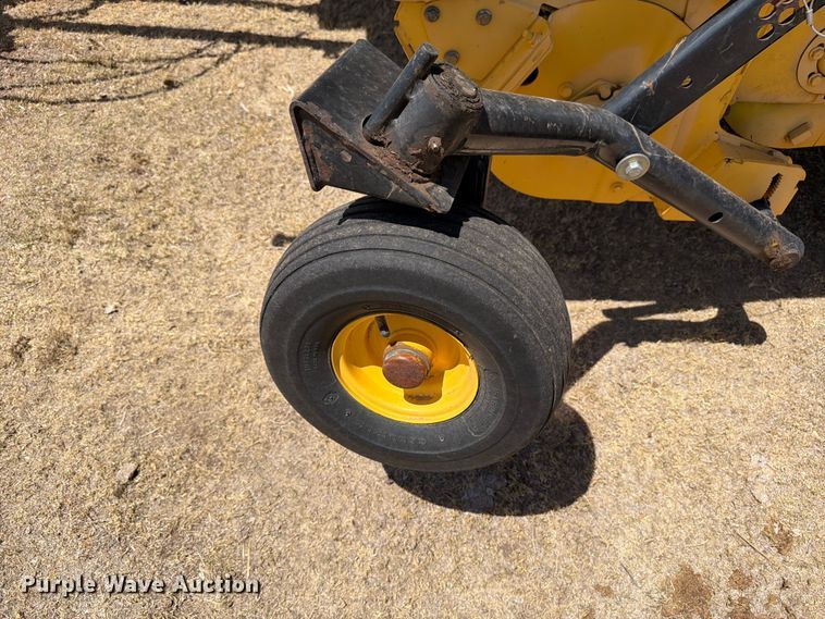 image for item EW4101 2015 New Holland RB560 round baler