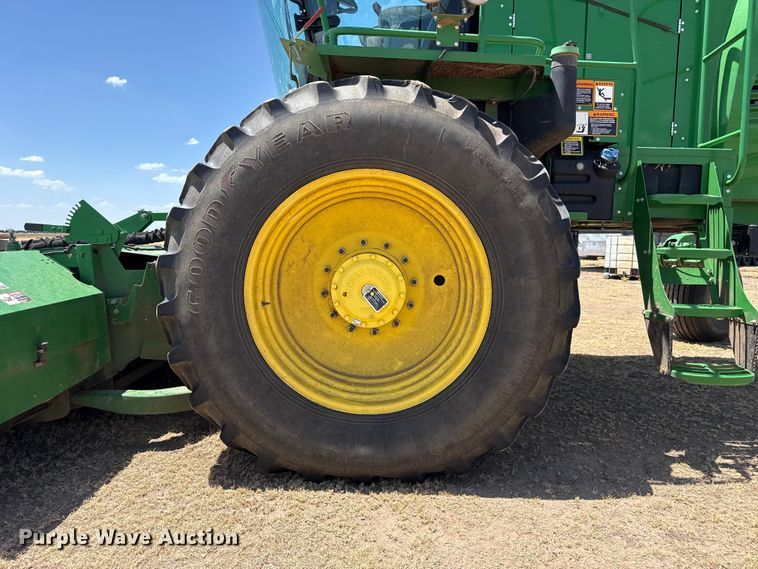 image for item EW4103 2020 John Deere W260 swather / windrower