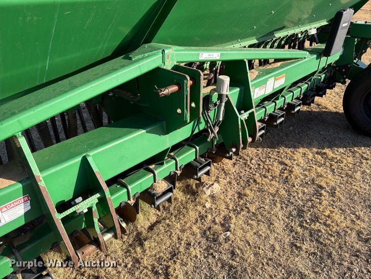 image for item EW4105 Great Plains 2000-4006 grain drill