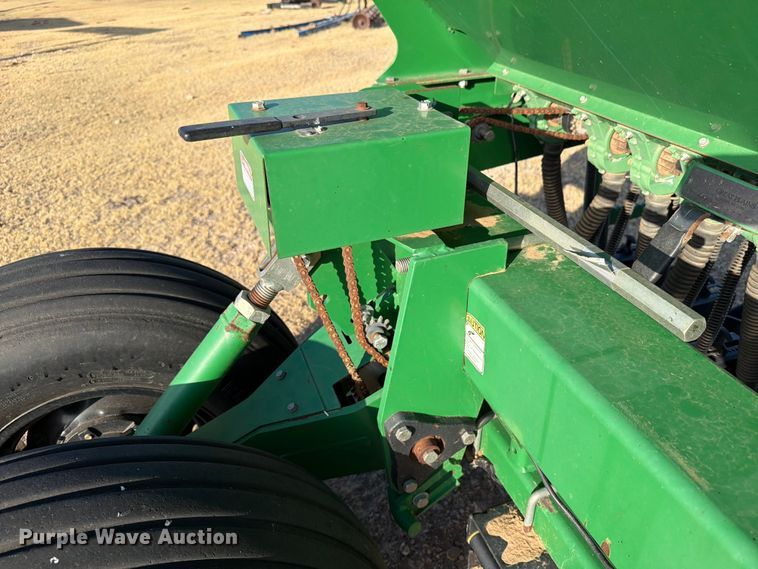 image for item EW4105 Great Plains 2000-4006 grain drill