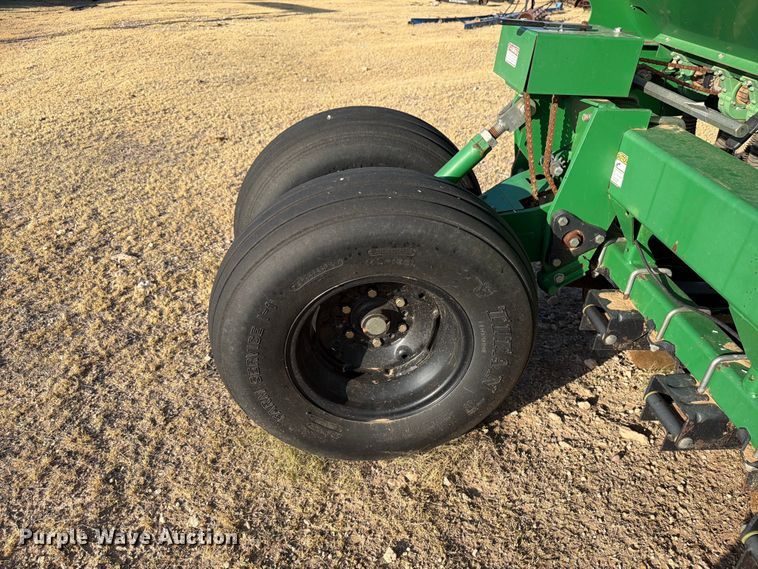 image for item EW4105 Great Plains 2000-4006 grain drill
