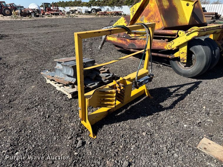 image for item EW4212 Skid steer post puller