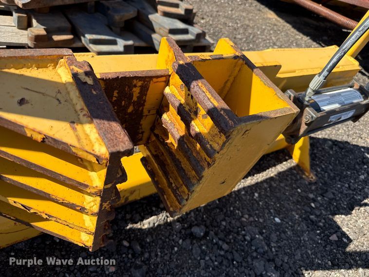 image for item EW4212 Skid steer post puller