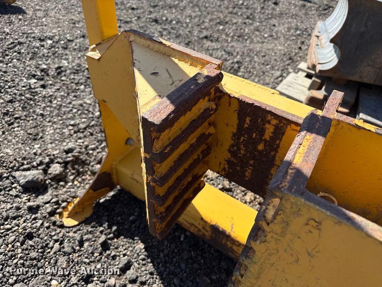image for item EW4212 Skid steer post puller