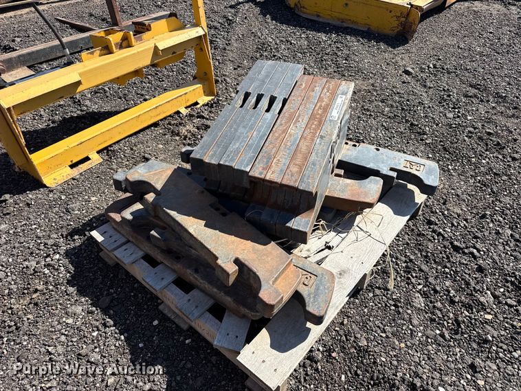 image for item EW4213 Caterpillar tracked tractor weights