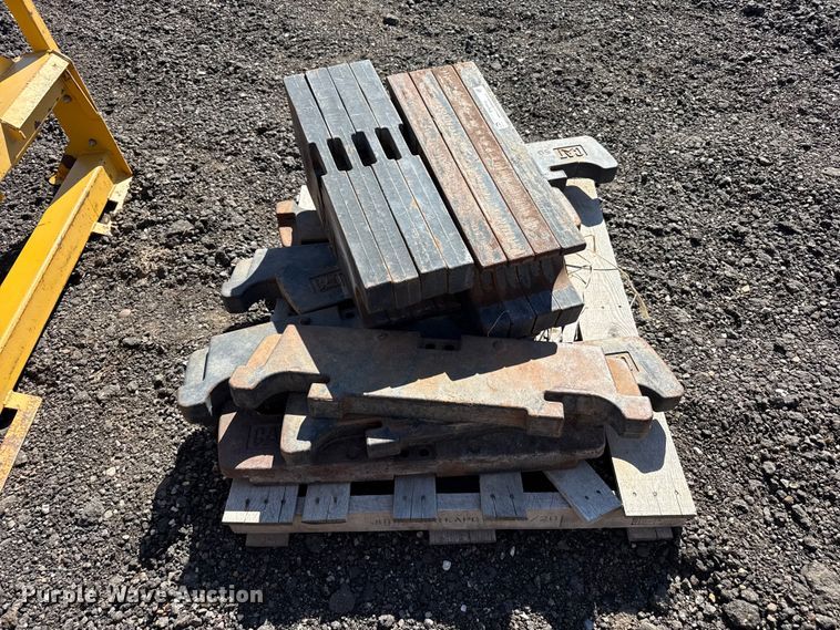 image for item EW4213 Caterpillar tracked tractor weights