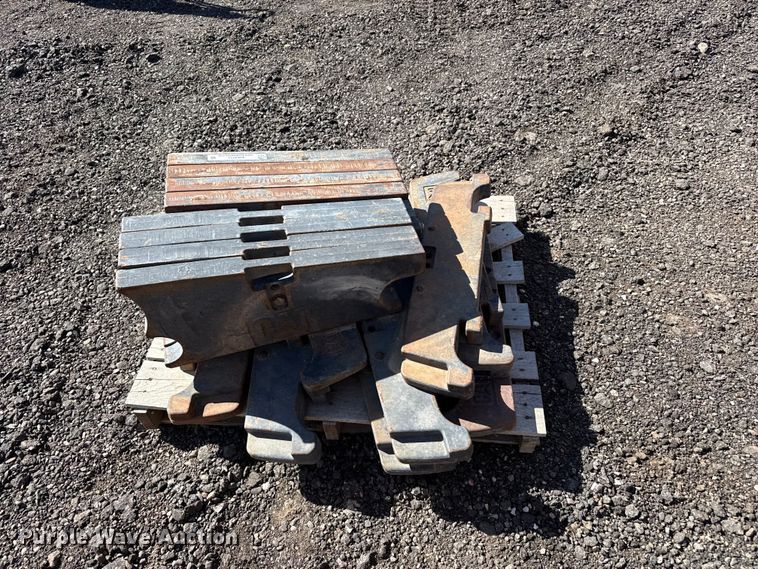 image for item EW4213 Caterpillar tracked tractor weights