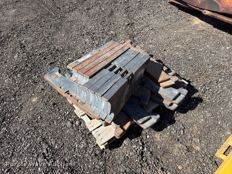 image for item EW4213 Caterpillar tracked tractor weights