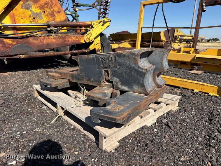 image for item EW4213 Caterpillar tracked tractor weights
