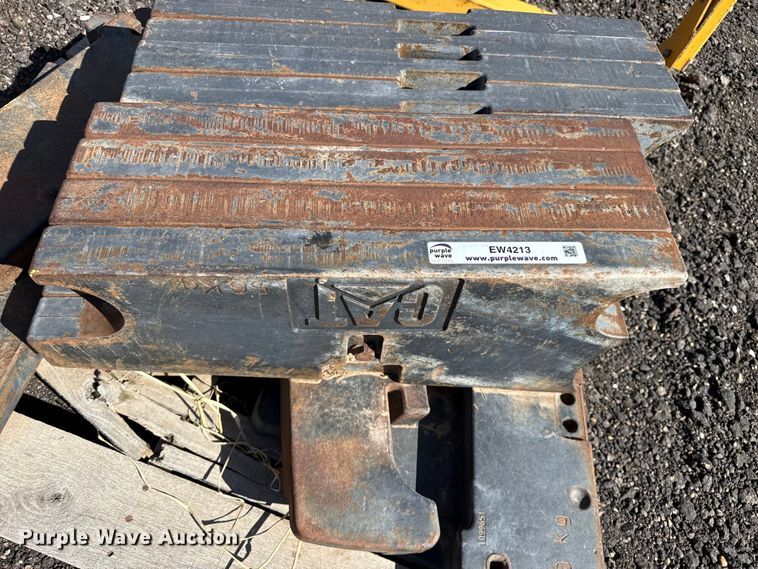 image for item EW4213 Caterpillar tracked tractor weights