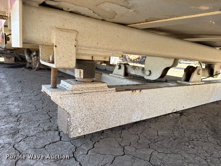 image for item EW4220 Laird DB-1805 feed delivery bed