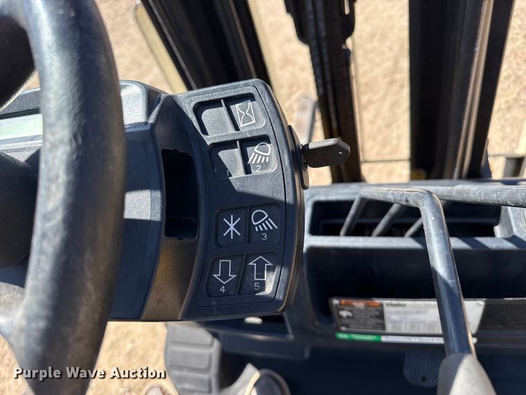 image for item EW4225 Yale GLC050VXNDAE085 forklift