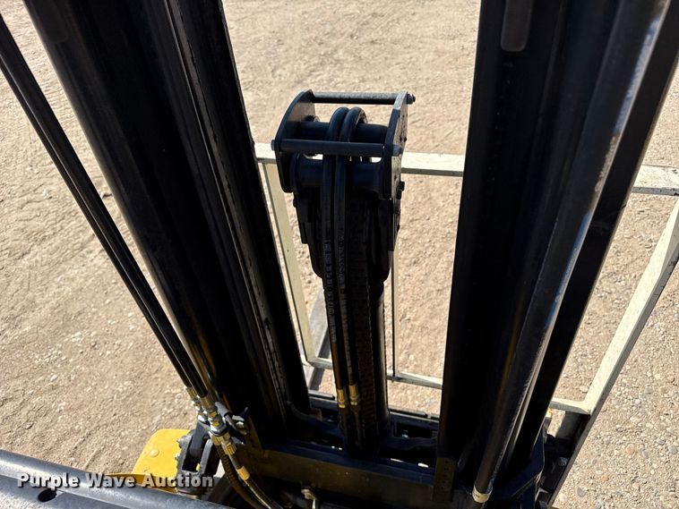 image for item EW4225 Yale GLC050VXNDAE085 forklift