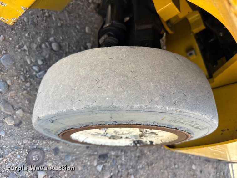 image for item EW4225 Yale GLC050VXNDAE085 forklift