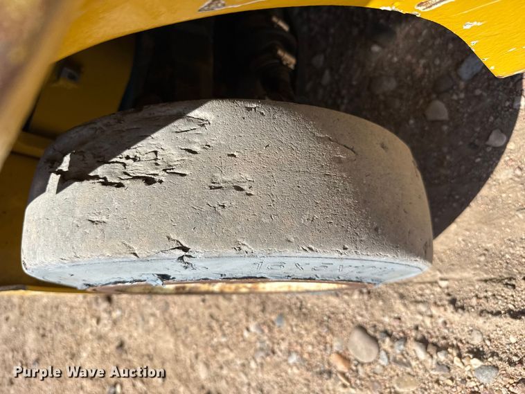 image for item EW4225 Yale GLC050VXNDAE085 forklift