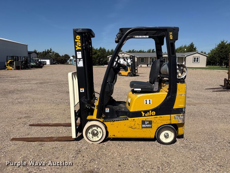 image for item EW4226 Yale GLC040SVXNUSE082 forklift