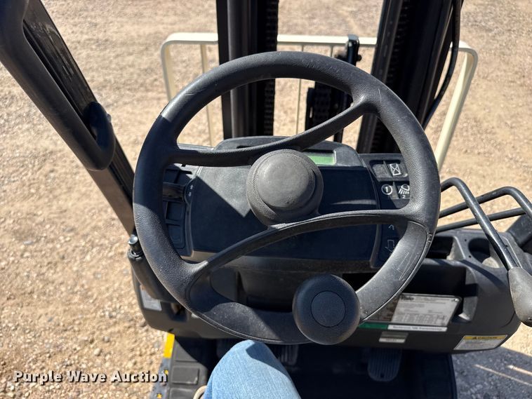 image for item EW4226 Yale GLC040SVXNUSE082 forklift