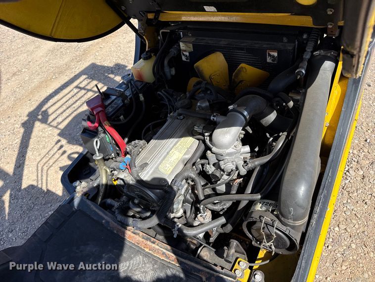 image for item EW4226 Yale GLC040SVXNUSE082 forklift