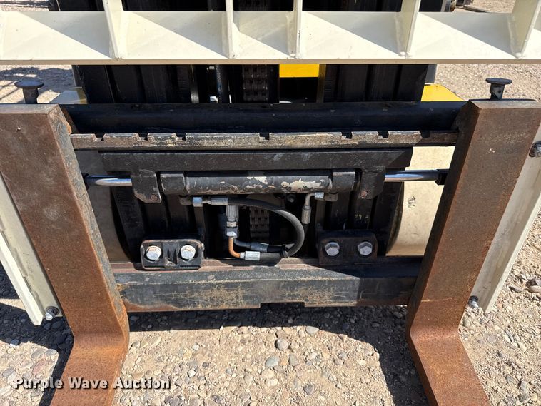 image for item EW4226 Yale GLC040SVXNUSE082 forklift