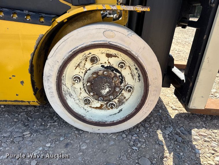 image for item EW4226 Yale GLC040SVXNUSE082 forklift