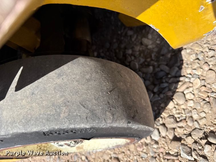 image for item EW4226 Yale GLC040SVXNUSE082 forklift