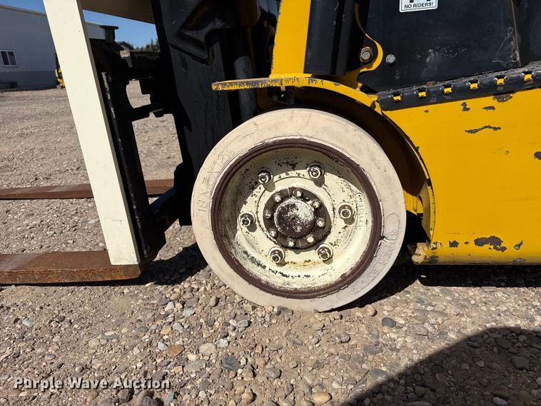 image for item EW4226 Yale GLC040SVXNUSE082 forklift