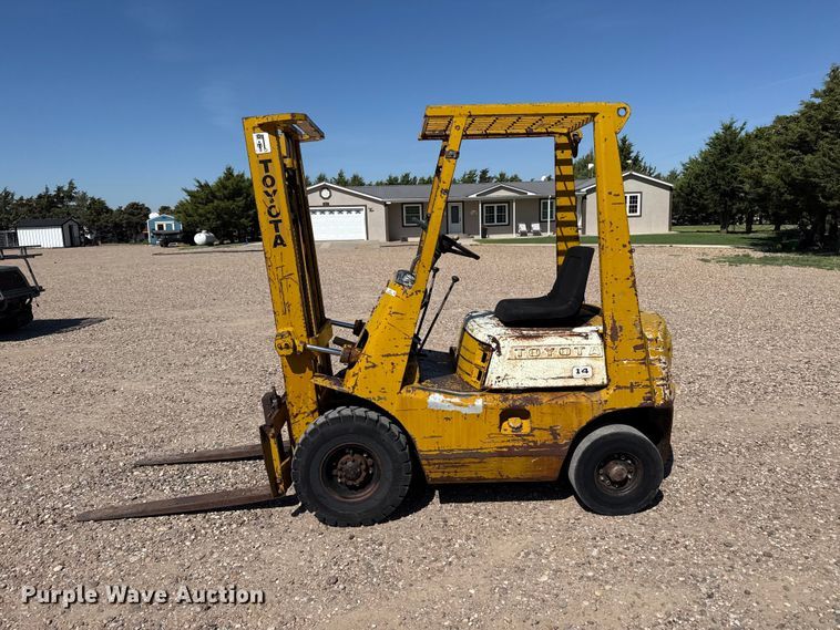 image for item EW4227 Toyota 3FGH14 forklift