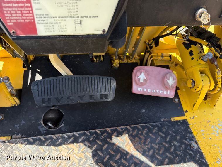 image for item EW4230 1991 Hyster H50XL forklift