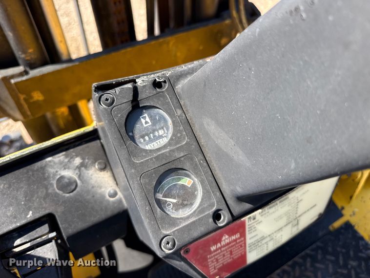 image for item EW4230 1991 Hyster H50XL forklift