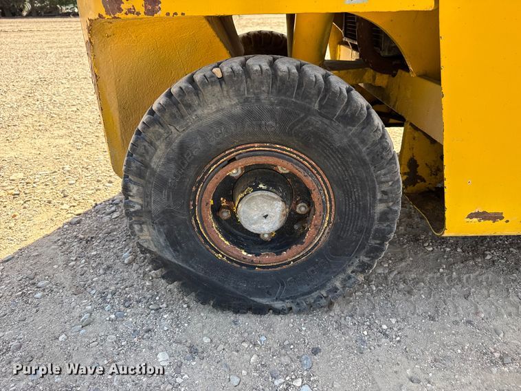 image for item EW4230 1991 Hyster H50XL forklift