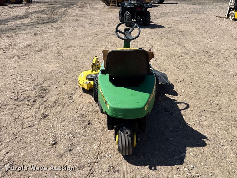 image for item EW4231 John Deere F525 lawn mower