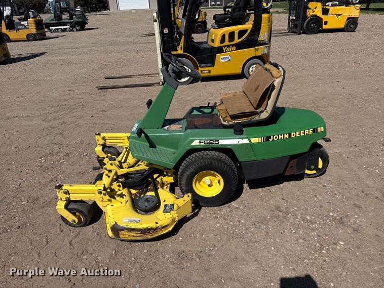 image for item EW4231 John Deere F525 lawn mower