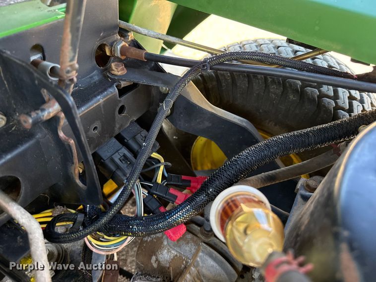 image for item EW4231 John Deere F525 lawn mower