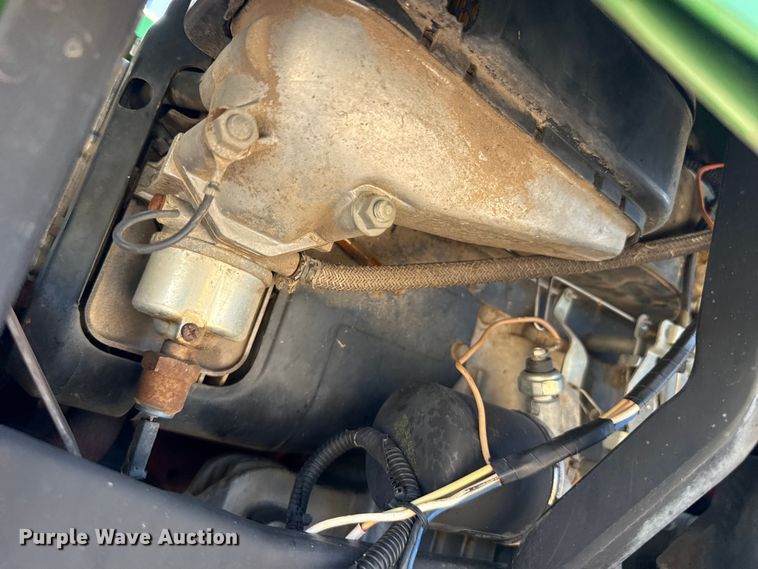image for item EW4231 John Deere F525 lawn mower