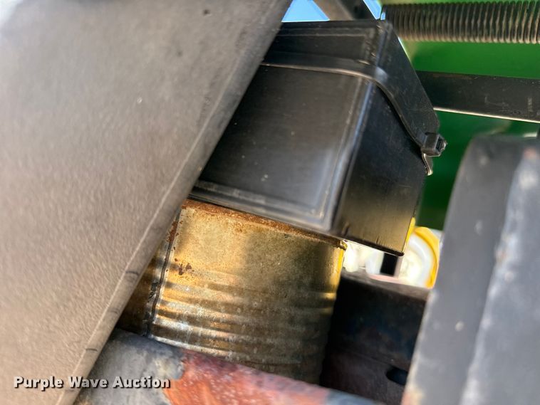 image for item EW4231 John Deere F525 lawn mower