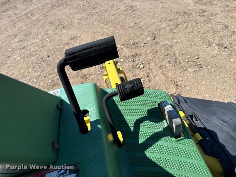 image for item EW4231 John Deere F525 lawn mower