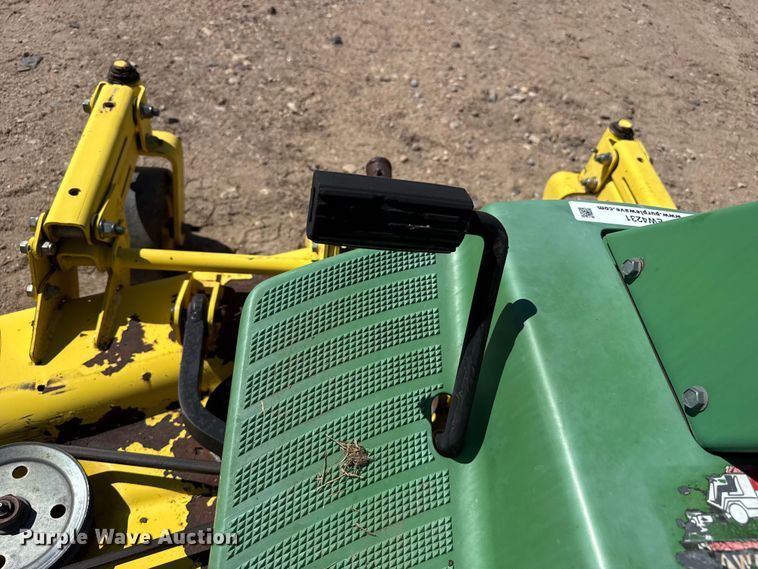 image for item EW4231 John Deere F525 lawn mower