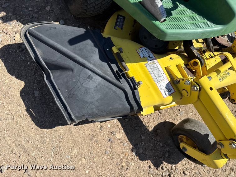 image for item EW4231 John Deere F525 lawn mower