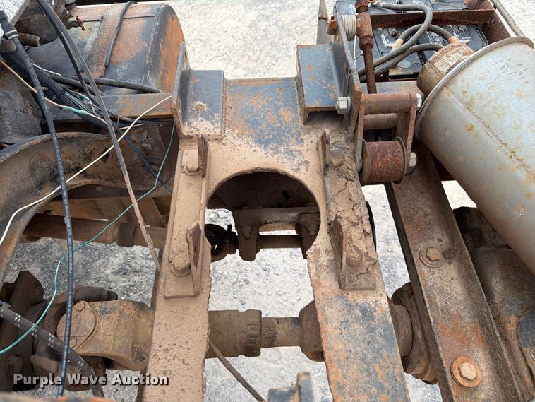 image for item EW8686 1990 Ford LN8000 applicator truck