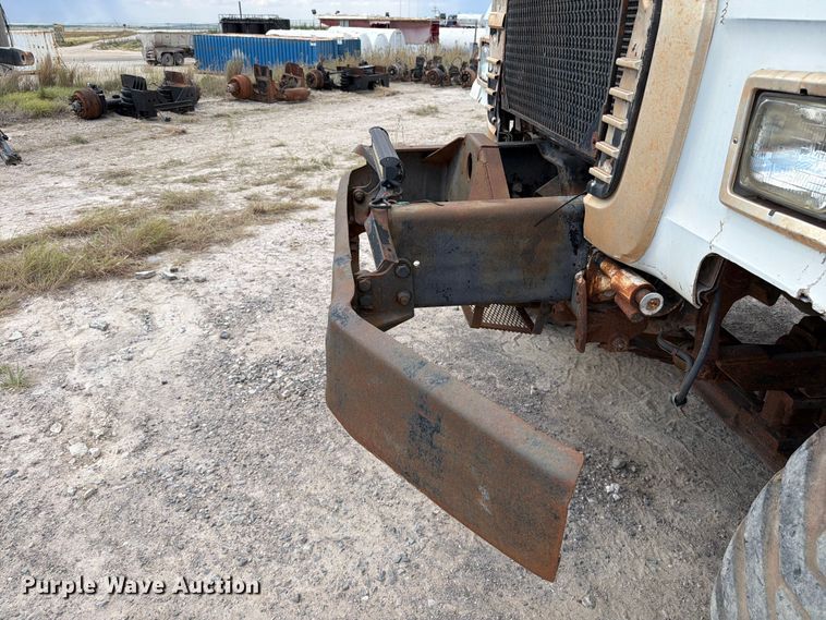image for item EW8686 1990 Ford LN8000 applicator truck