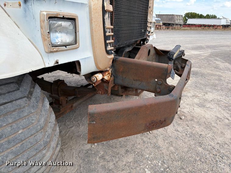 image for item EW8686 1990 Ford LN8000 applicator truck