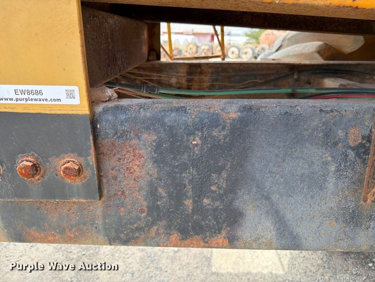 image for item EW8686 1990 Ford LN8000 applicator truck