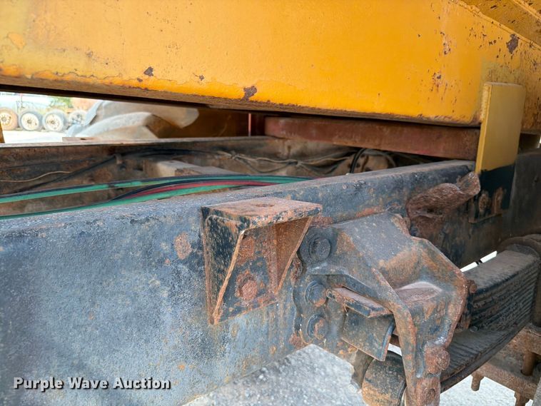 image for item EW8686 1990 Ford LN8000 applicator truck