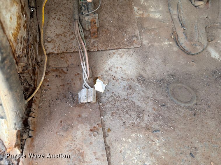 image for item EW8686 1990 Ford LN8000 applicator truck