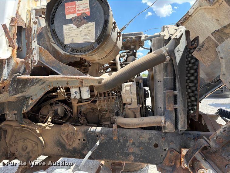image for item EW8686 1990 Ford LN8000 applicator truck