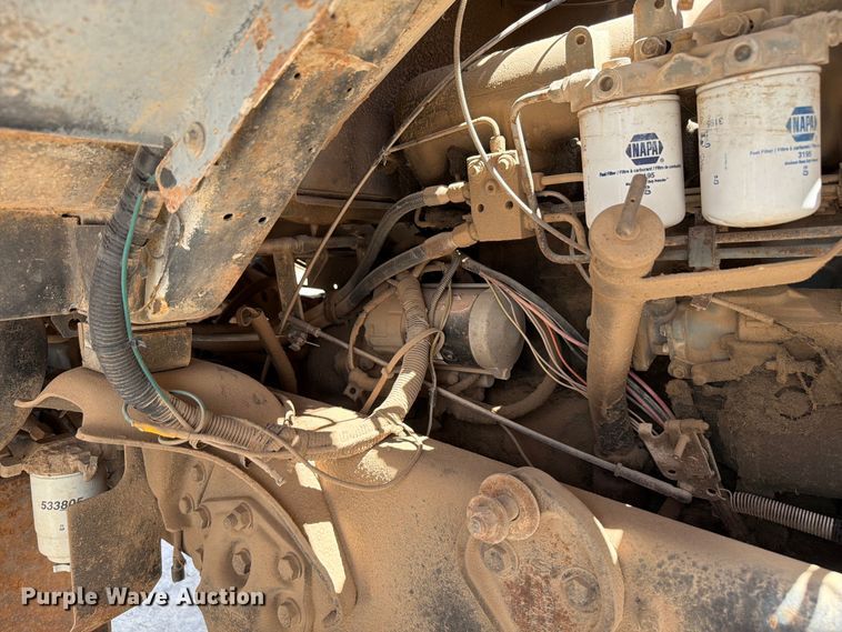 image for item EW8686 1990 Ford LN8000 applicator truck