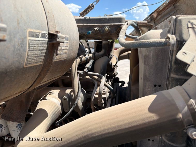 image for item EW8686 1990 Ford LN8000 applicator truck